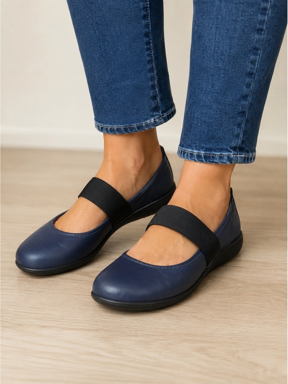 Montana Navy Mary Jane Comfort Flats Women’s Size 10M Elastic Strap
